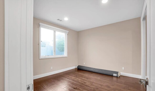 Second bedroom - 138 Summit Way