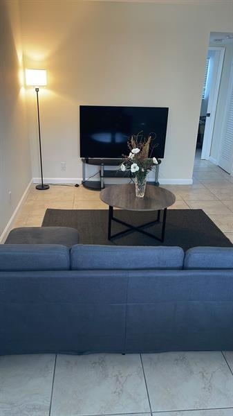 Building Photo - 250 Layne Blvd