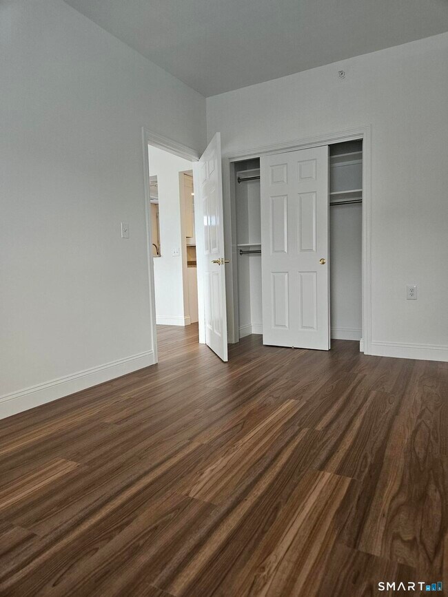 Building Photo - 100C Danbury Rd