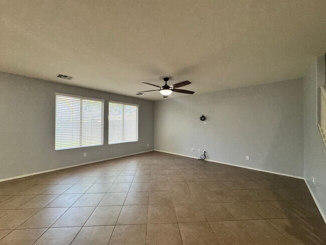 Building Photo - 4 BEDROOM HOME IN COLDWATER RANCH