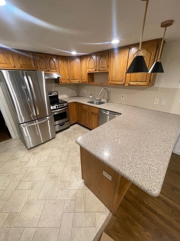 Building Photo - 842 South St