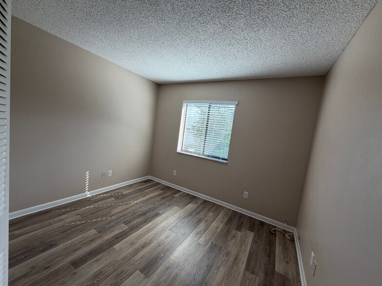 Building Photo - 766 NW Fork Rd