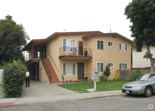 Primary Photo - 2135 Marlboro Ct