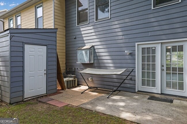 Building Photo - 255 Triple Oaks Dr
