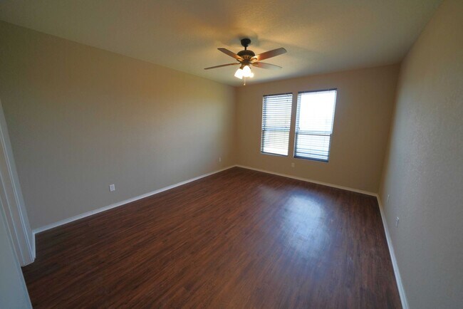 Building Photo - 3730 Acorn Pl