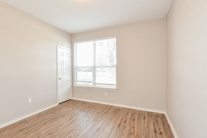 Building Photo - 3686 Juniper Hills Dr