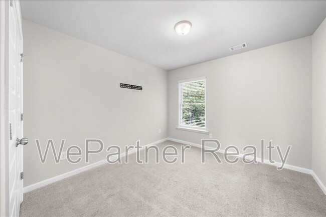 Building Photo - 200 Vickery Ln