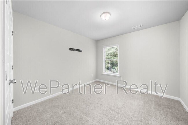 Building Photo - 206 Vickery Ln