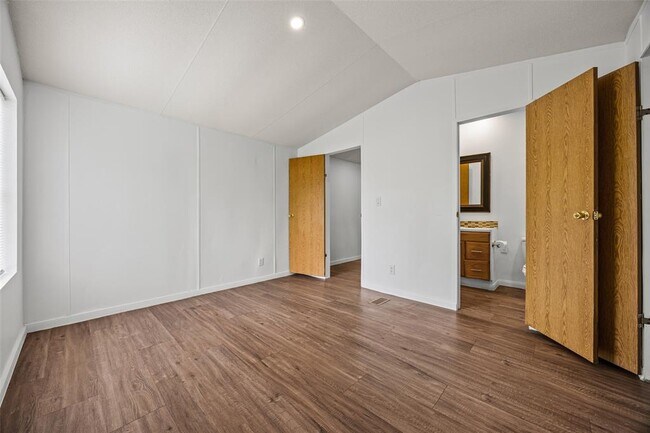 Building Photo - 184 Oak Forest Ct