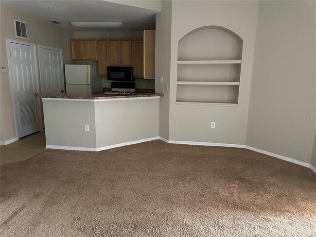 Building Photo - 10105 Courtney Oaks Cir