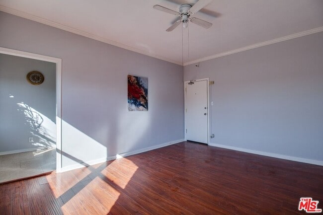 Building Photo - 730 S Catalina St