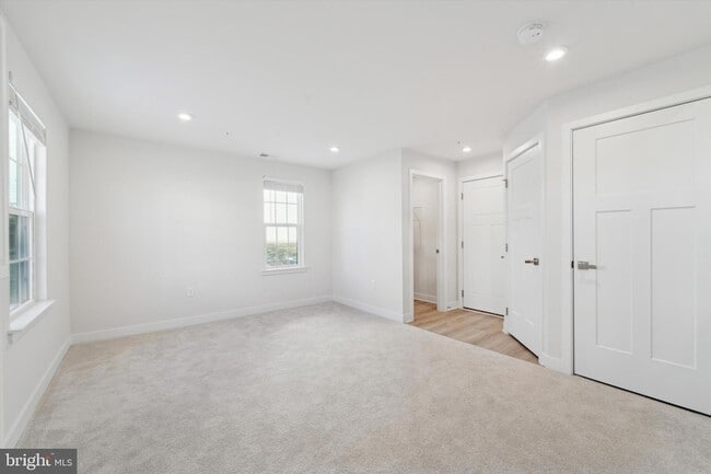 Building Photo - 208 River Birch Wy