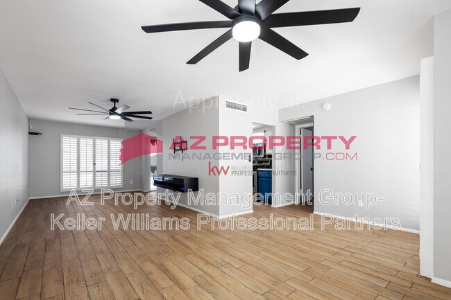 Building Photo - 938 E Villa Maria Dr