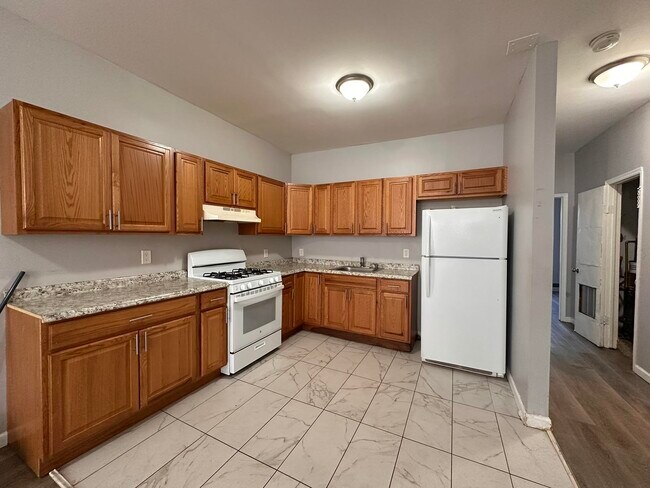 Building Photo - 286 MARTIN LUTHER KING JR Dr