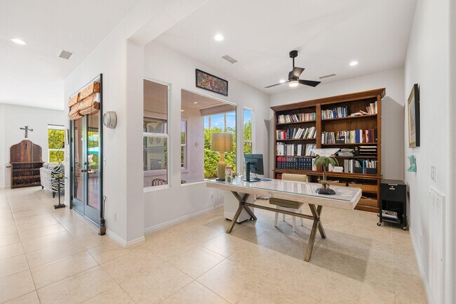 Building Photo - 61185 Soaptree Dr