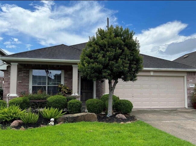 Primary Photo - 15930 Hidden Crest Dr
