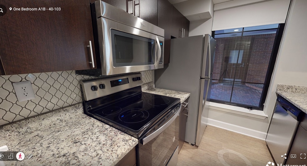 Building Photo - 7 Harcourt St