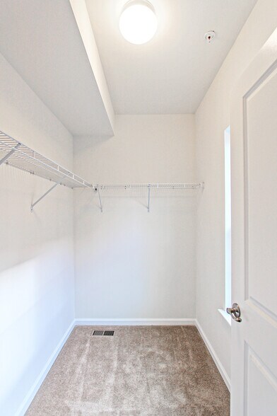 Building Photo - 13652 Endeavour Dr