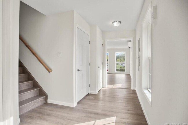 Building Photo - West Washington Townhomes