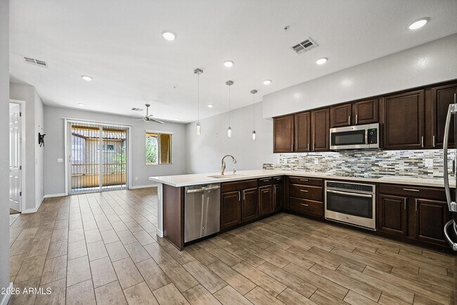 Building Photo - 250 W Queen Creek Rd
