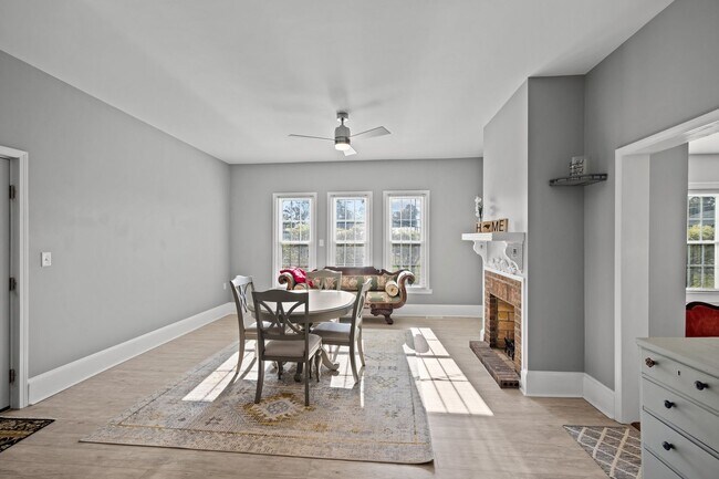 Building Photo - RENTAL HOME 3BD/2BTH