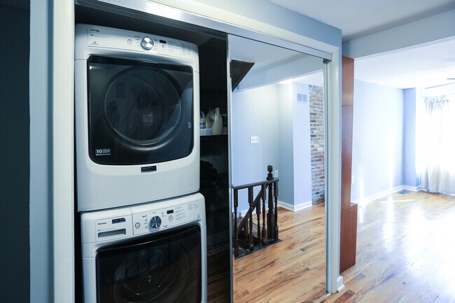 Building Photo - 540 S Paca St