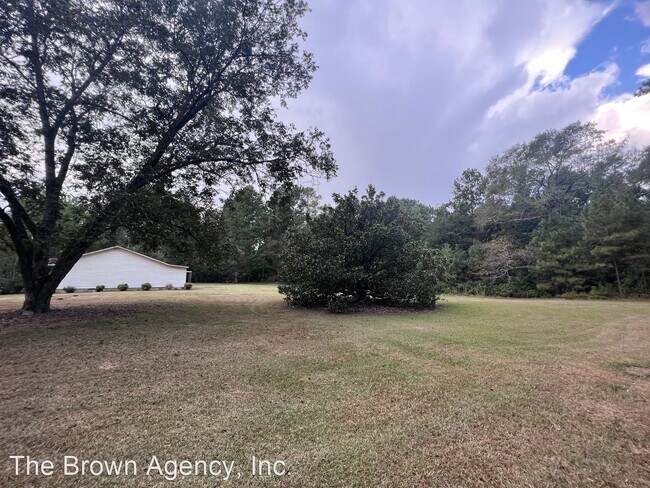 Building Photo - 2 br, 1 bath House - 1215 Connection Rd