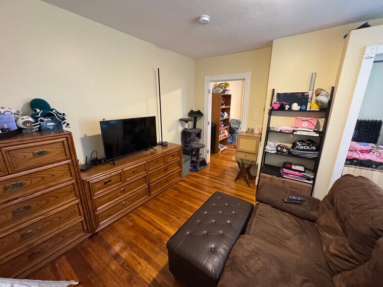 Building Photo - 5-7 Blake St. Unit 1