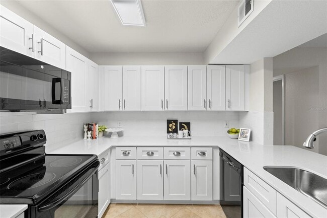 Building Photo - 2323 Feather Sound Dr