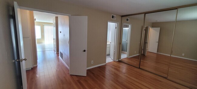 Building Photo - 1017 Quiet Creek Ln