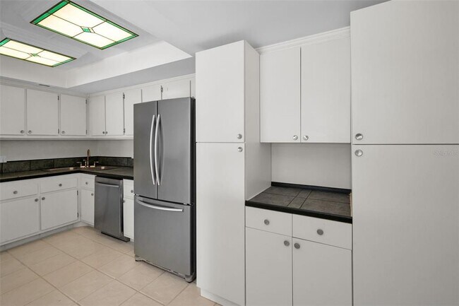 Building Photo - 800 S Gulfview Blvd