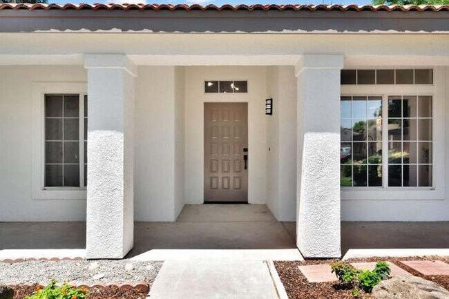 Building Photo - 2775 Chianti Ave