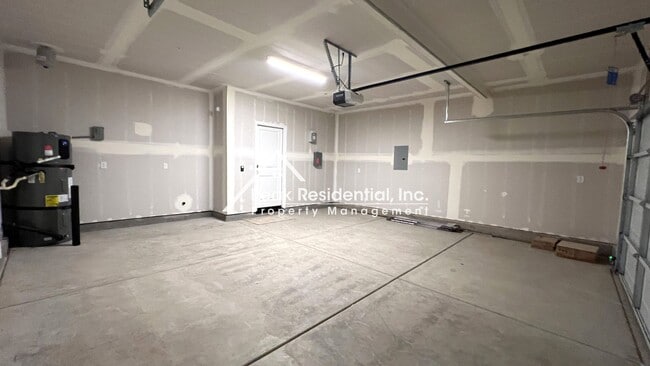 Building Photo - New Elk Grove 3bd/2.5ba Home near Big Horn...