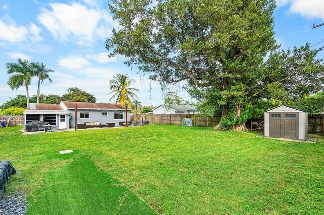 Building Photo - 5068 Sunrise Blvd