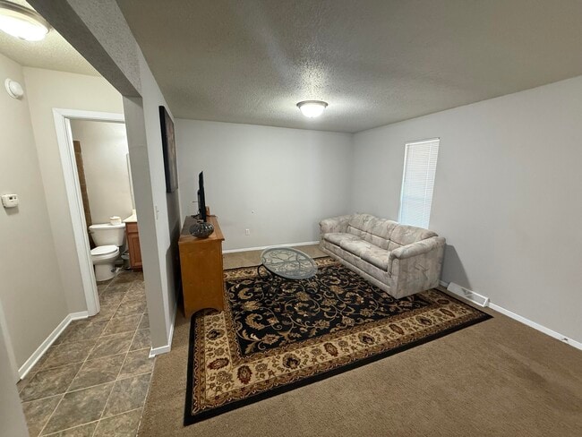 Building Photo - 205 Wheaton Ct