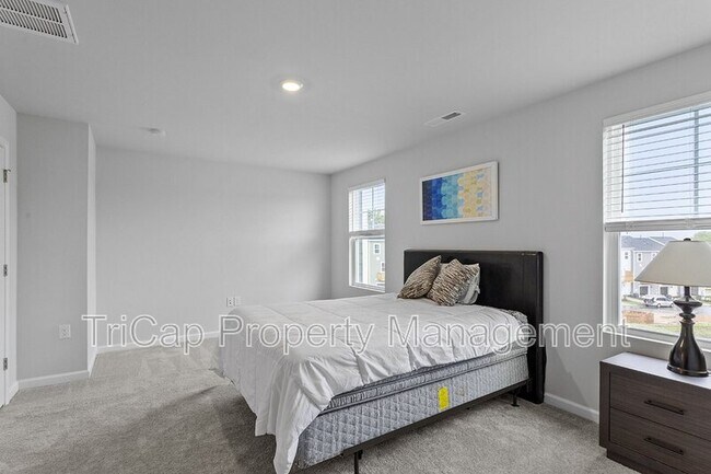 Building Photo - 1723 Chirping Trl
