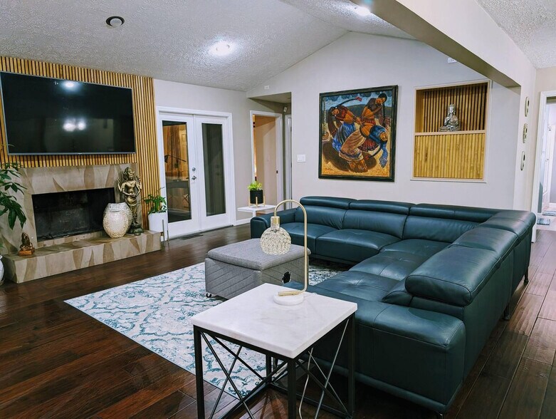 Building Photo - 1303 Colony Dr