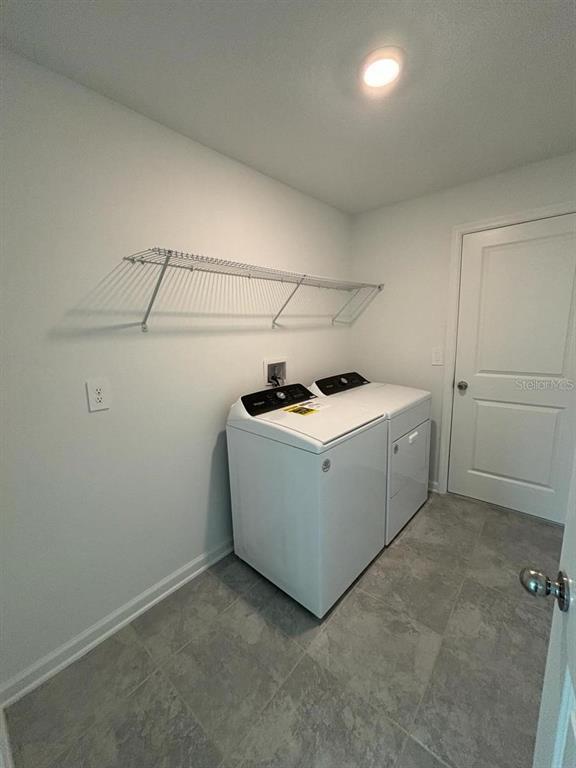 Building Photo - 828 Daring Dr