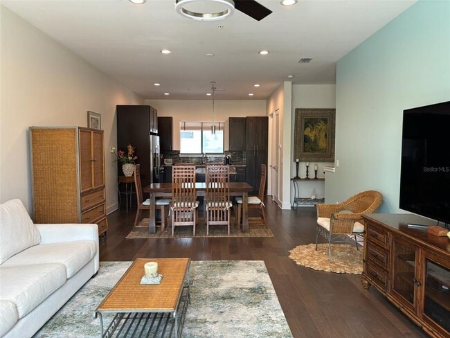 Building Photo - 130 8th St N