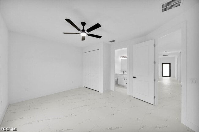 Building Photo - 4986 Fairway Ct