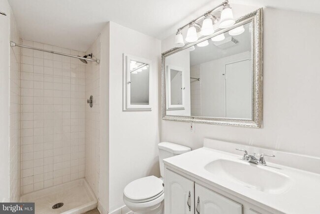 Building Photo - 1703 Wallace St