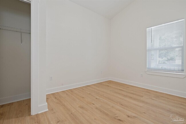 Building Photo - 418 N C St