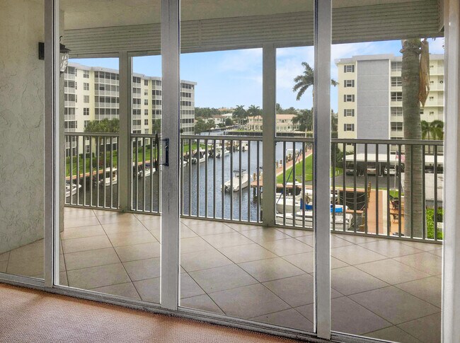 Building Photo - 1 Harbourside Dr