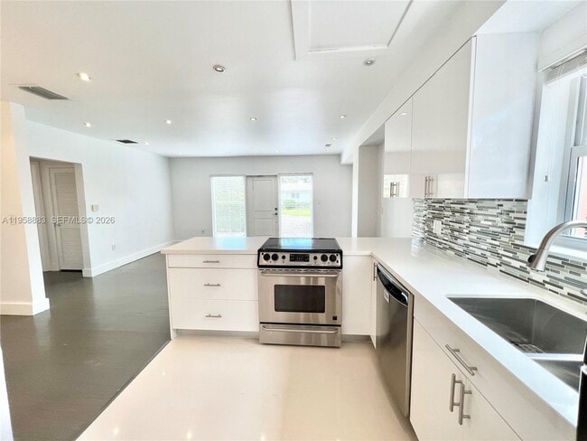 Building Photo - 125 NW 100th St