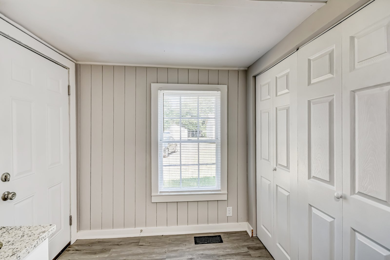 Building Photo - 1821 17th Ave E