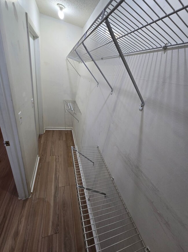 Building Photo - 2 bedroom 1.5 bath condo now available for rent in Dalton, Ga