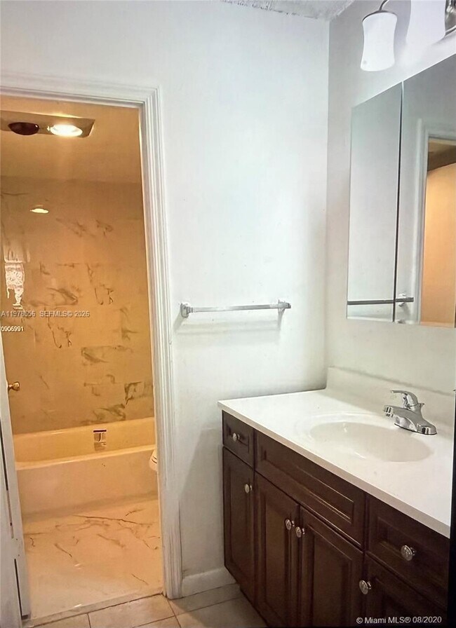 Building Photo - 7031 Environ Blvd