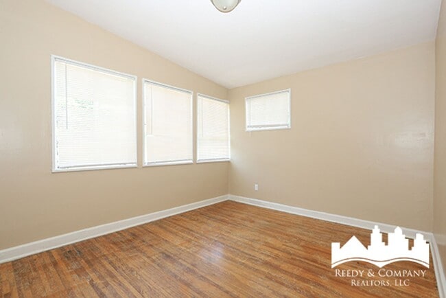 Building Photo - 1080 N Evergreen St