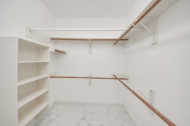 Building Photo - 3138 Waters View Dr