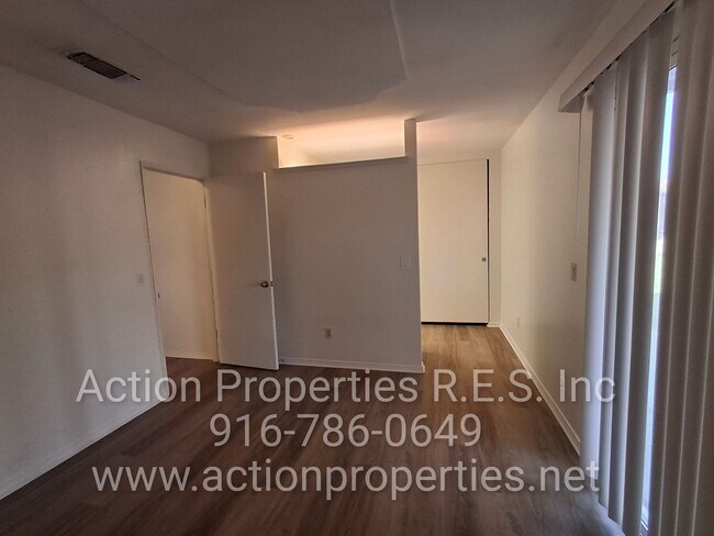 Building Photo - Antelope R.V. Parking, Single Story: Large Yard: RV Parking: 3 Bed, 2 Bath - Foothill Farms/Antelope